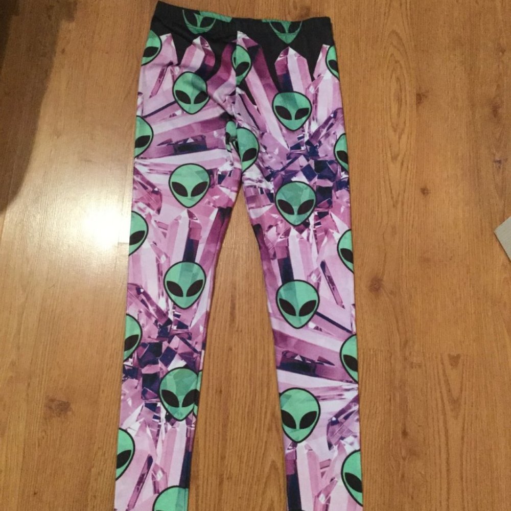 New Breed alien leggings new without tags